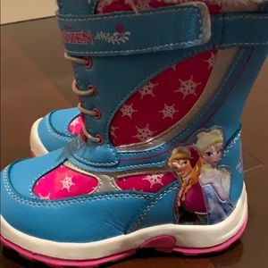 Disney Frozen winter boots size 8